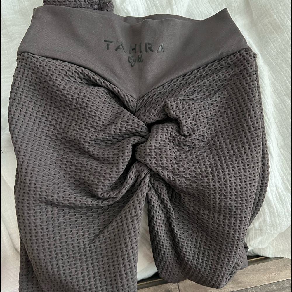 Tahira by KB LUXE leggings